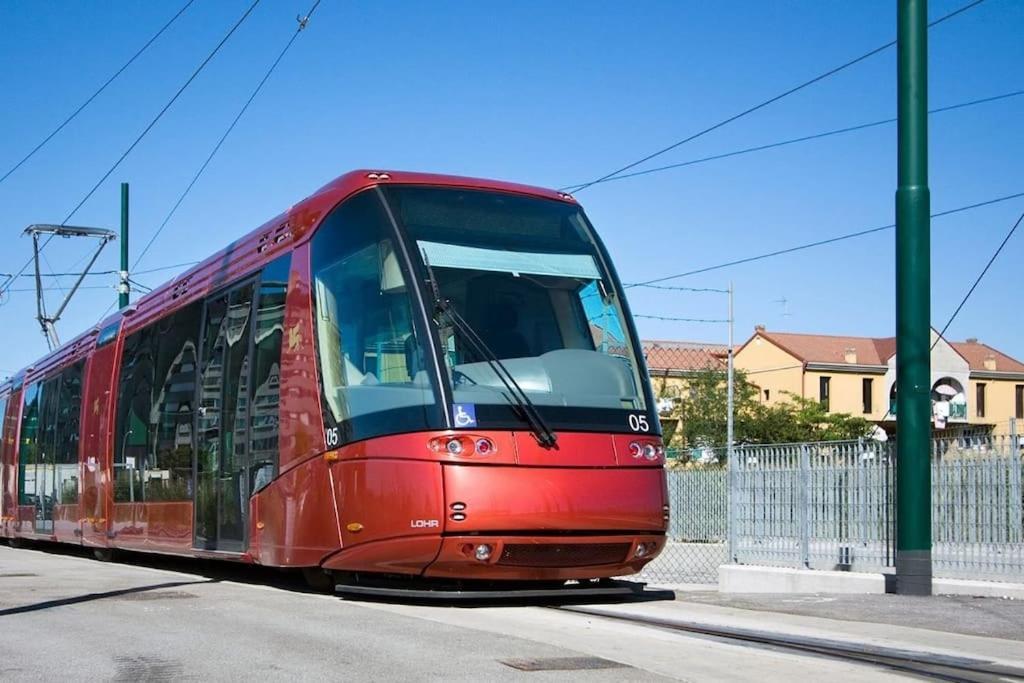 Sunrise30Mt Tram Ingresso Indipendente Parcheggio Apartment Mestre Bagian luar foto